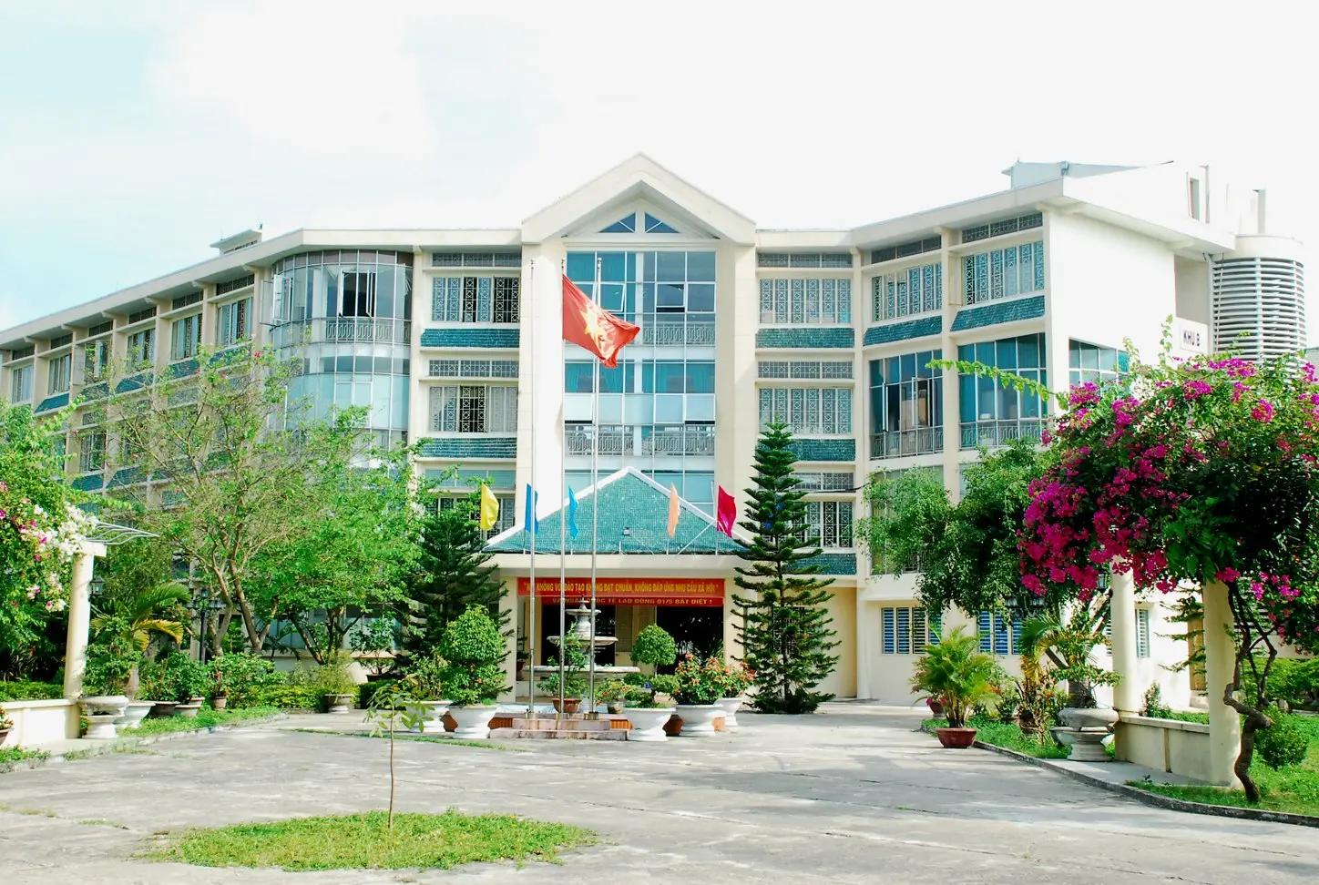 Đại học Quảng Nam