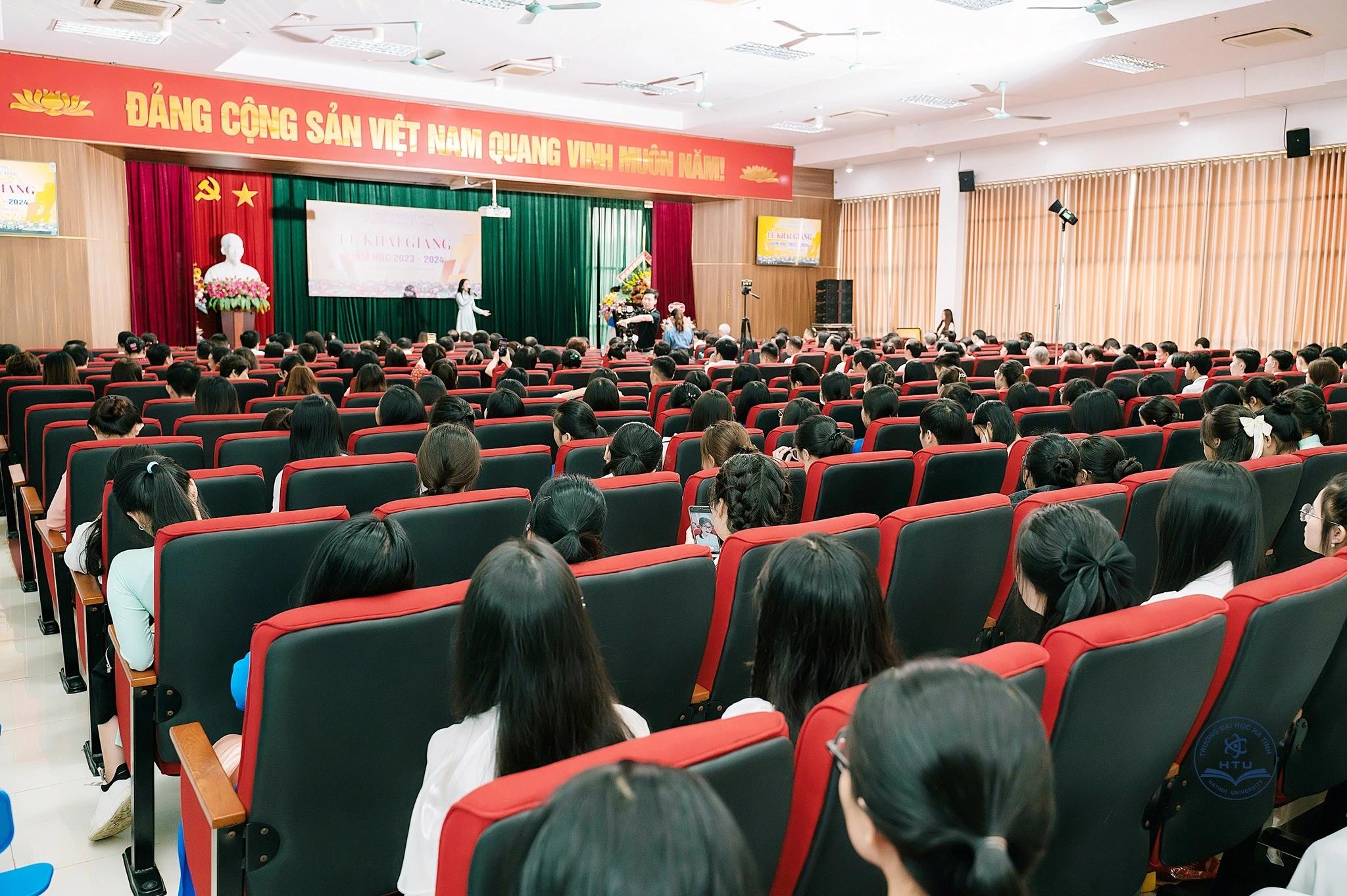 Trường Đại học Hà Tĩnh