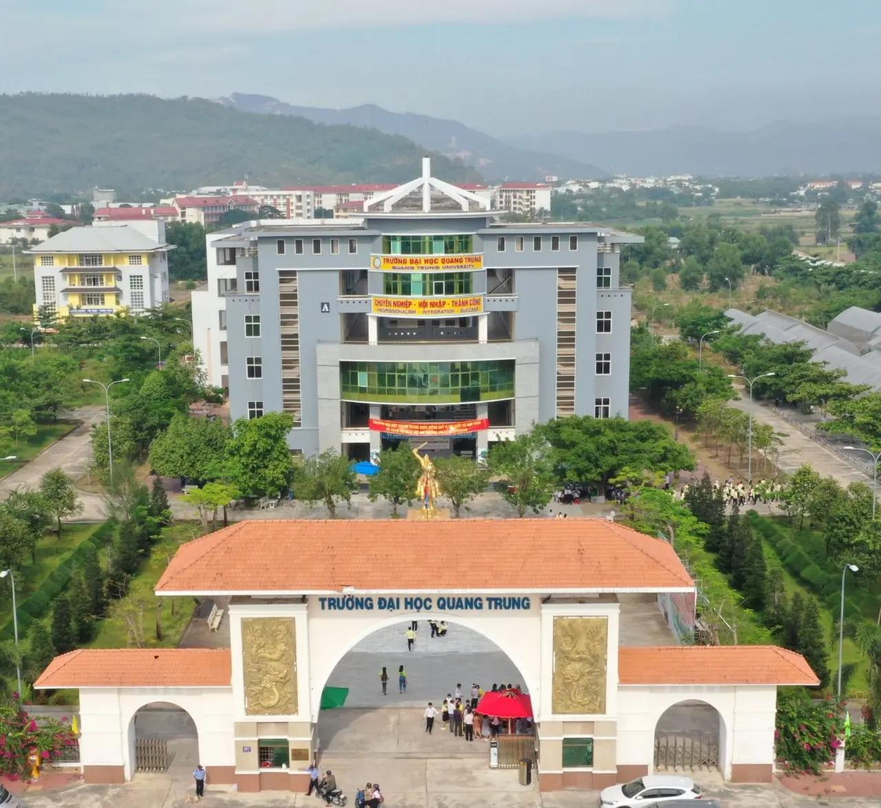 Đại học Quang Trung