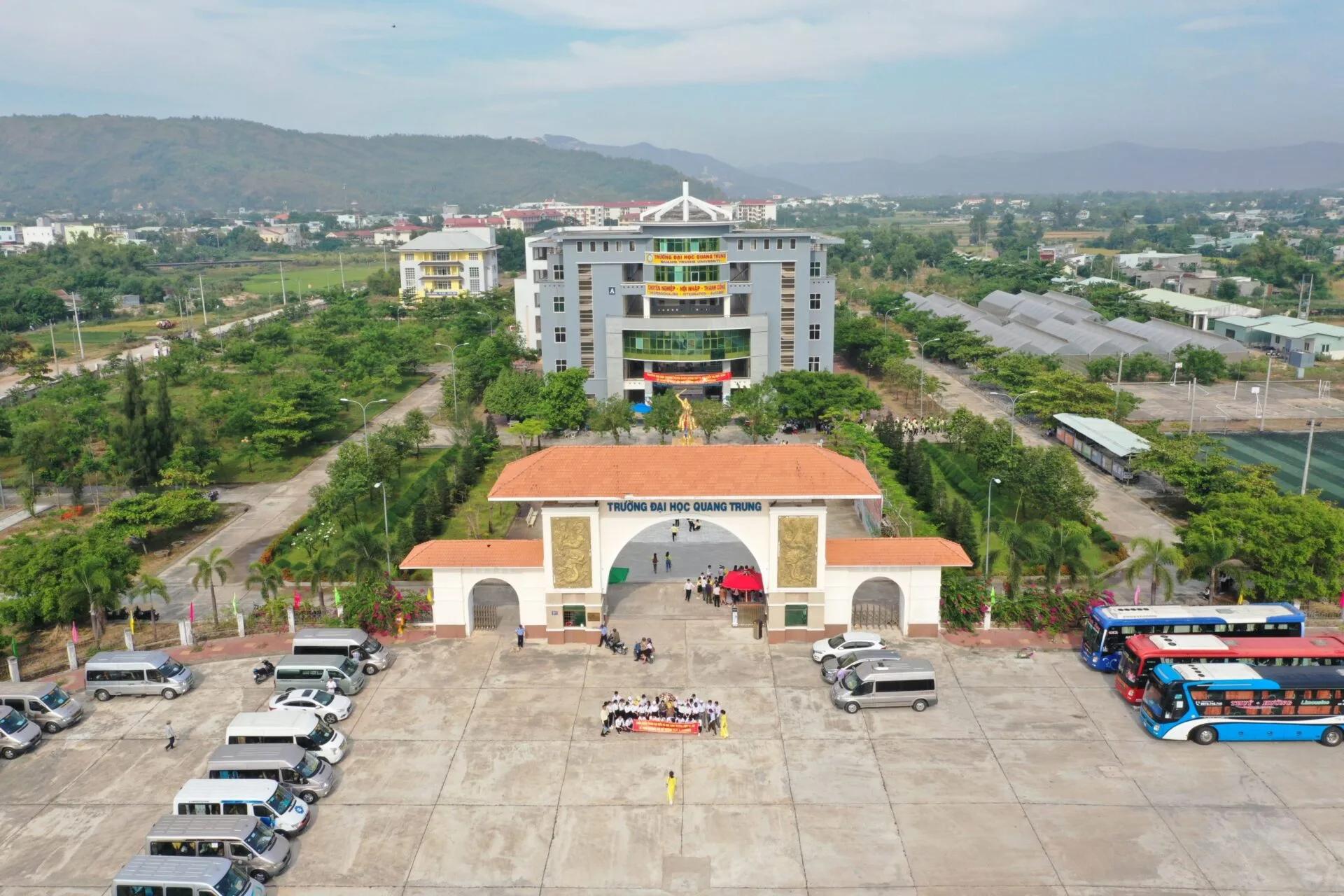 Đại học Quang Trung