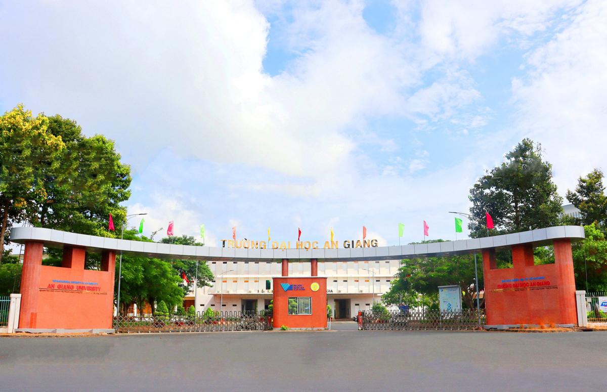 Trường Đại học An Giang, Đại học Quốc gia TP HCM