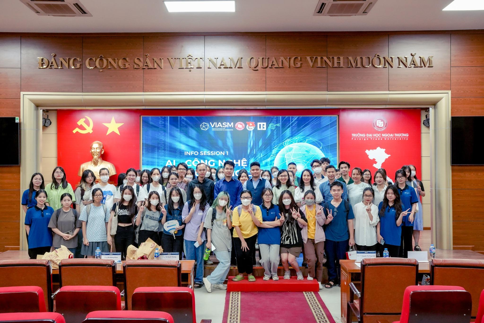 Hình ảnh hoạt động của CLB Câu lạc bộ Khoa học công nghệ trong Kinh tế và Kinh doanh với URL: https://edus3.leaderbook.com/prod/upload/img/66449e5450802f00537d54c5-cte.jpg