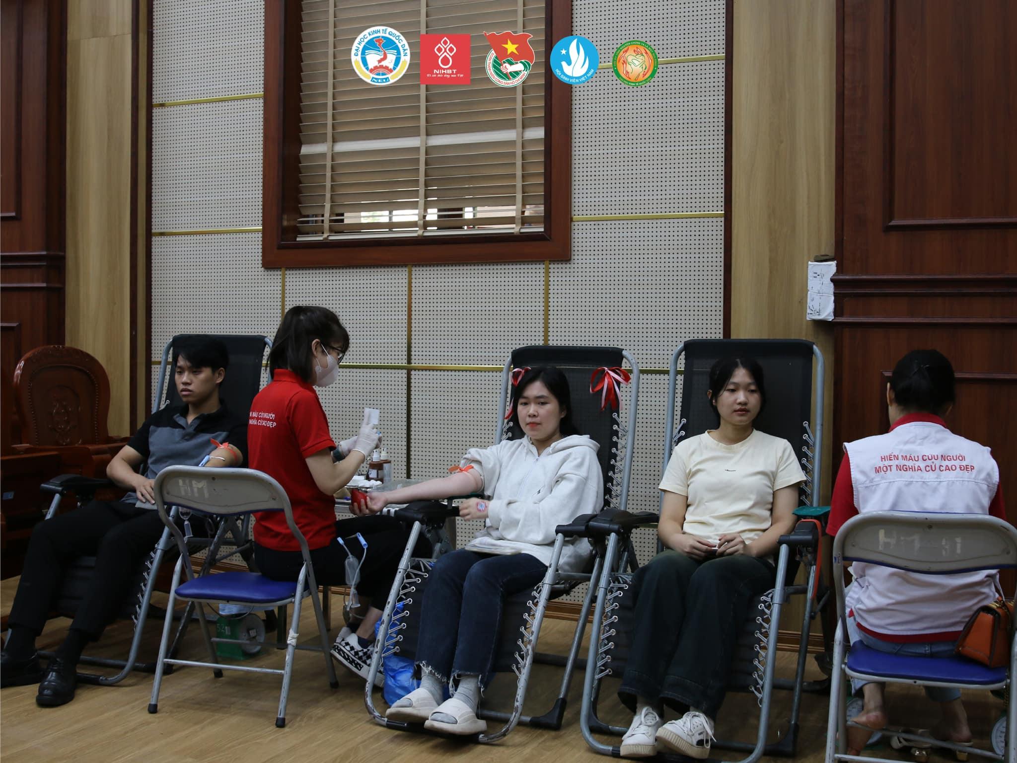 Hình ảnh của Dòng Máu Lạc Hồng