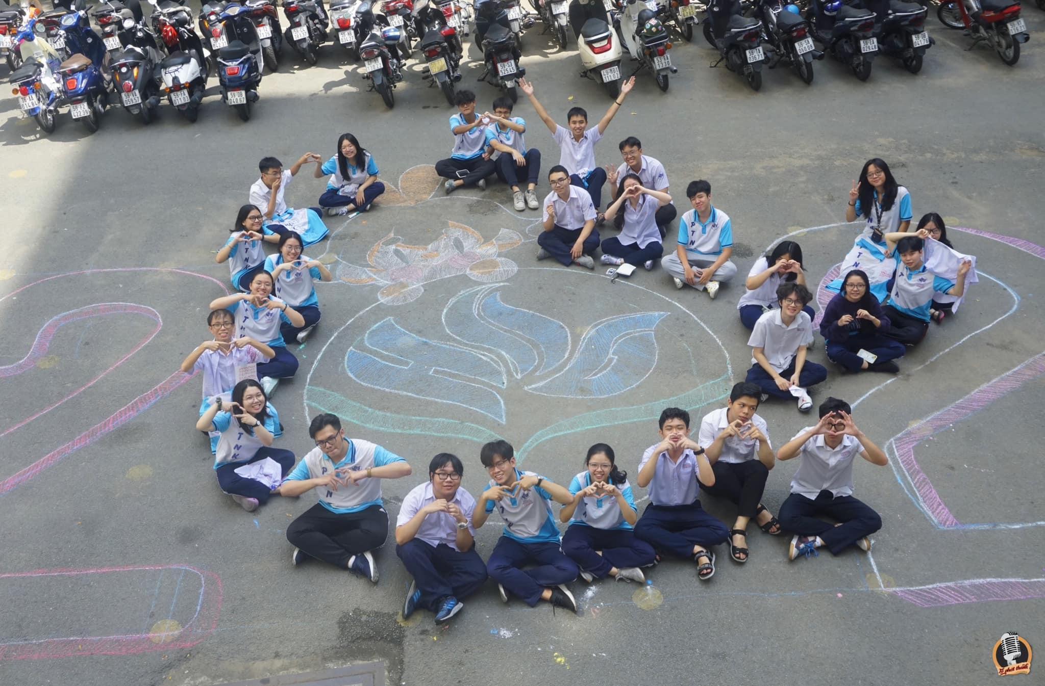 Hình ảnh hoạt động của CLB Tổ Phát Thanh - Câu lạc bộ Truyền thông & Sự kiện trường Phổ thông Năng khiếu với URL: https://edus3.leaderbook.com/prod/upload/img/6777636459a3e900528a3d57-hÄ5.jpg