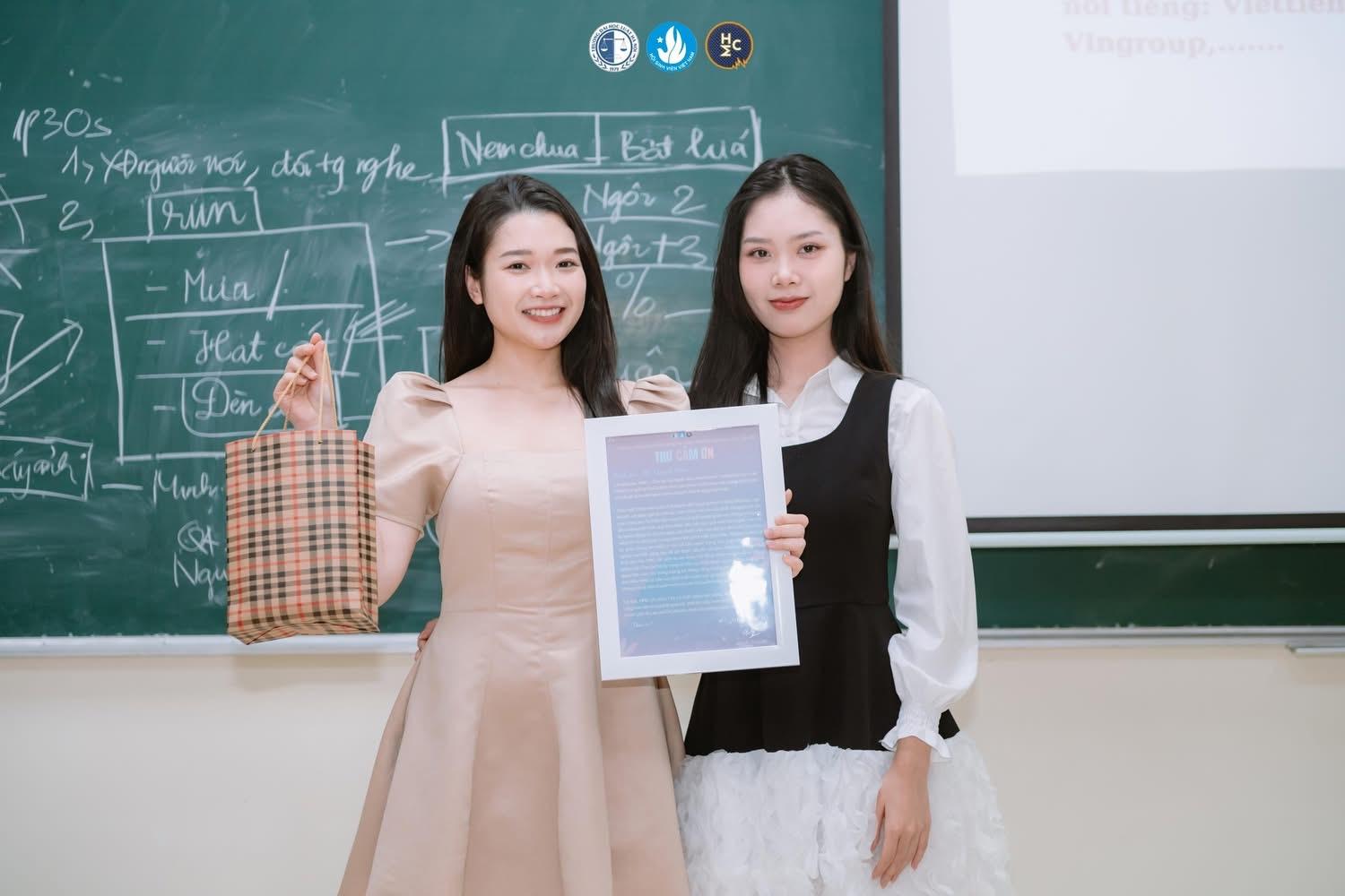Hình ảnh hoạt động của CLB Câu lạc bộ MC Trường Đại học Luật Hà Nội với URL: https://edus3.leaderbook.com/prod/upload/img/67d9a433ff12e3005112dc15-IMG_0518.JPG