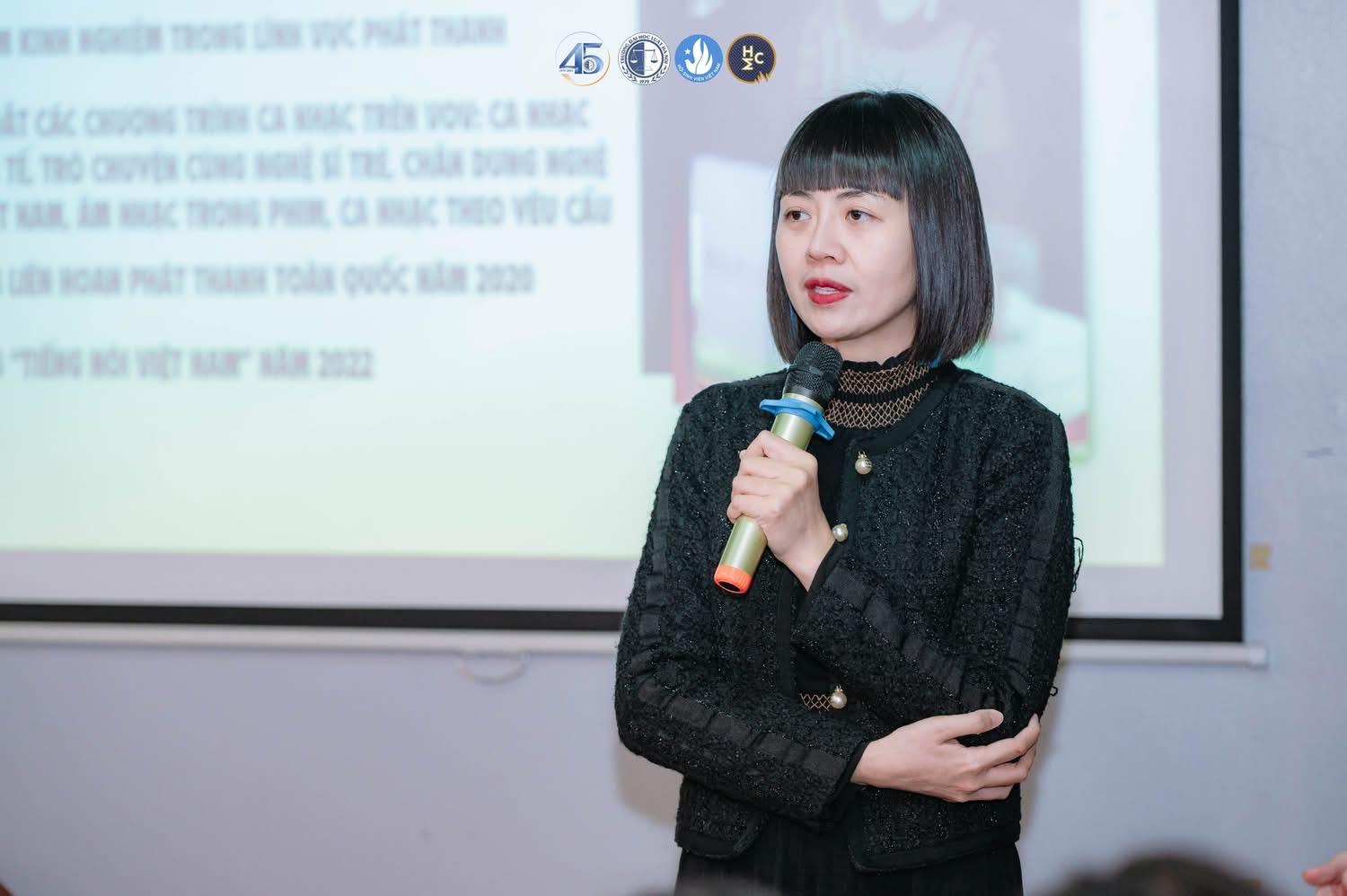 Hình ảnh hoạt động của CLB Câu lạc bộ MC Trường Đại học Luật Hà Nội với URL: https://edus3.leaderbook.com/prod/upload/img/67d9a433ff12e3005112dc14-IMG_0526.JPG