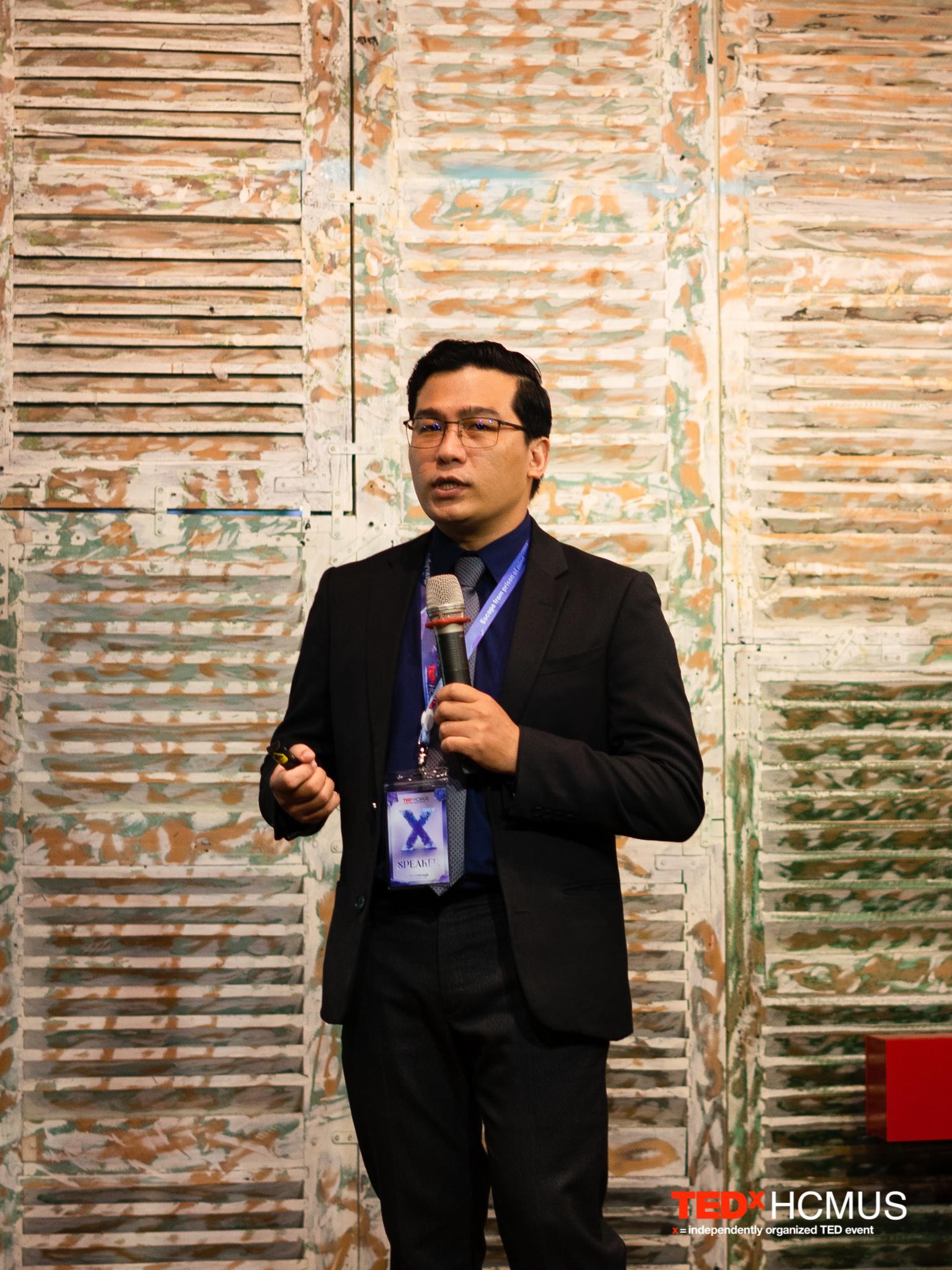 Hình ảnh hoạt động của CLB TEDx HCMUS với URL: https://edus3.leaderbook.com/prod/upload/img/6665c98f04b0510051ba879b-447880952_490202176677810_5625178920543333869_n.jpg