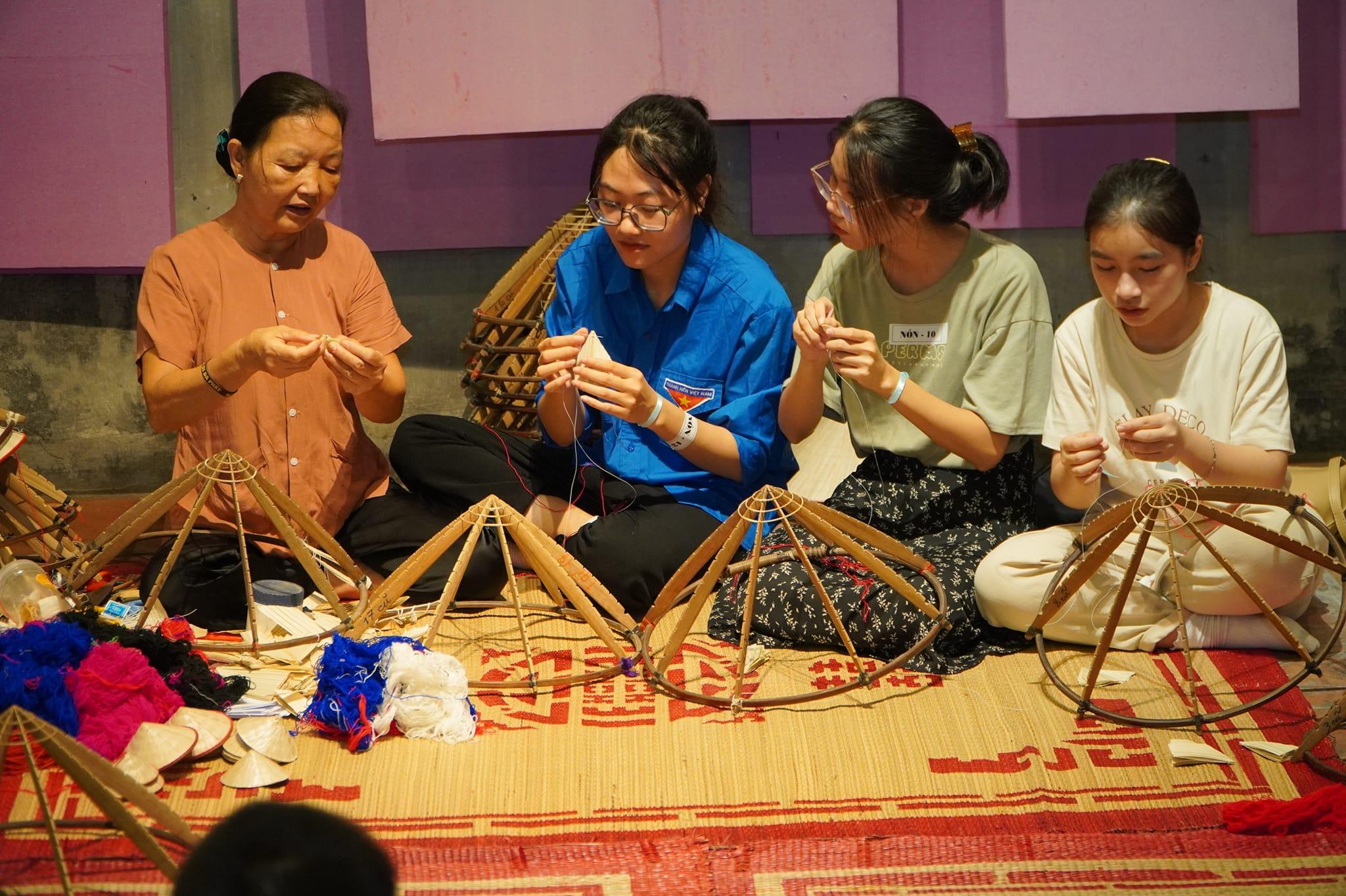 Hình ảnh hoạt động của CLB Trường Làng Trong Phố với URL: https://edus3.leaderbook.com/prod/upload/img/6669dfeedf706b00520fd872-367453859_148644998275959_4758466287582306695_n.jpg