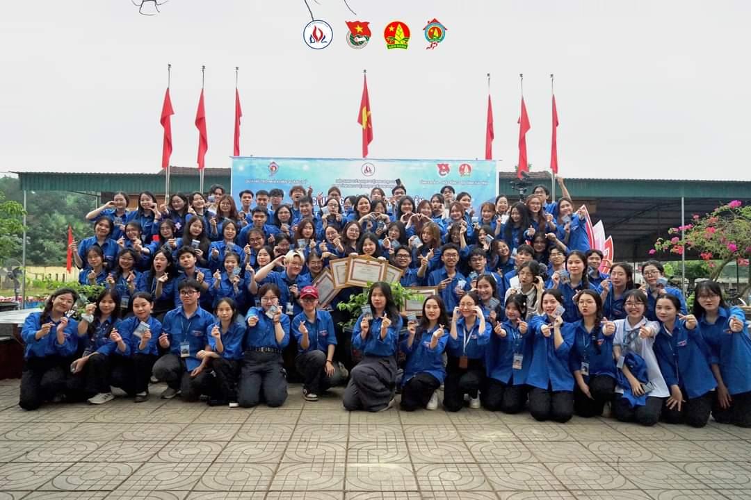 Hình ảnh hoạt động của CLB CLB Tình nguyện Học viện Ngoại giao với URL: https://edus3.leaderbook.com/prod/upload/img/66c89f8a85307a0052068006-2a78e016-7596-4345-b61e-11ba4063e8c5.jpg