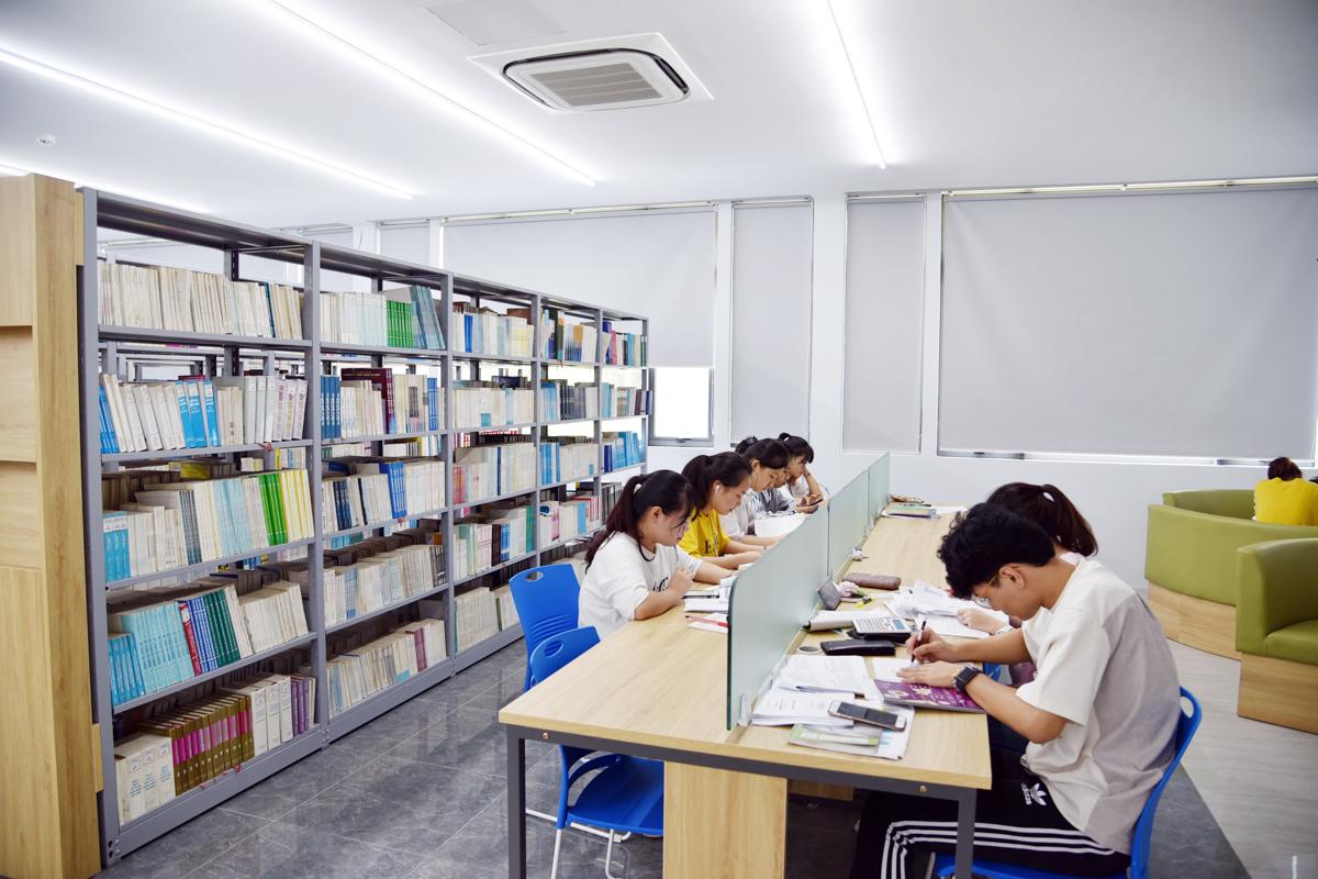 Học viện Tài chính