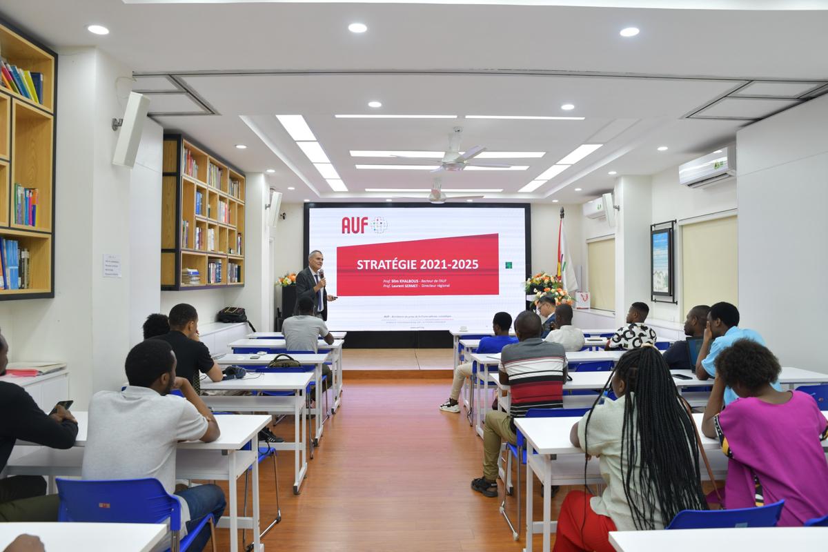 Khoa Quốc tế Pháp ngữ, Đại học Quốc gia Hà Nội