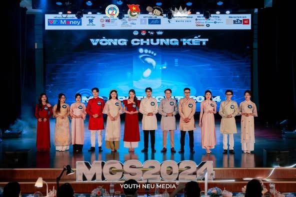Hình ảnh của MC SPOTLIGHT