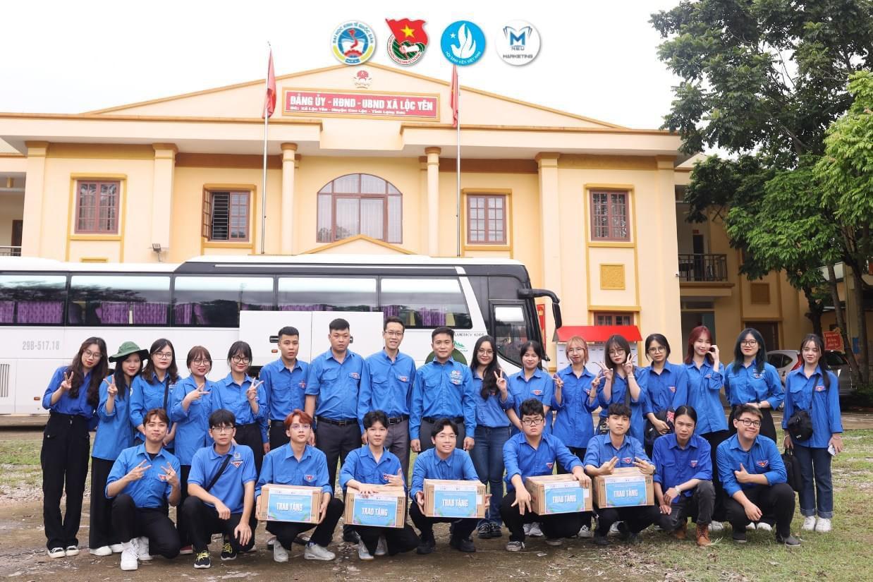 Hình ảnh hoạt động của CLB Liên chi đoàn Khoa Marketing - NEU với URL: https://edus3.leaderbook.com/prod/upload/img/67fe134c5365f80051d69f93-472976591_1271015480642951_2339009866037480105_n.jpg