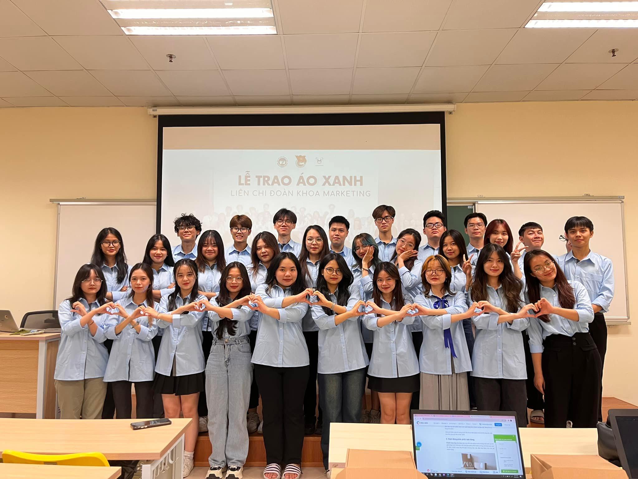 Hình ảnh hoạt động của CLB Liên chi đoàn Khoa Marketing - NEU với URL: https://edus3.leaderbook.com/prod/upload/img/67fe134c5365f80051d69f93-472976591_1271015480642951_2339009866037480105_n.jpg