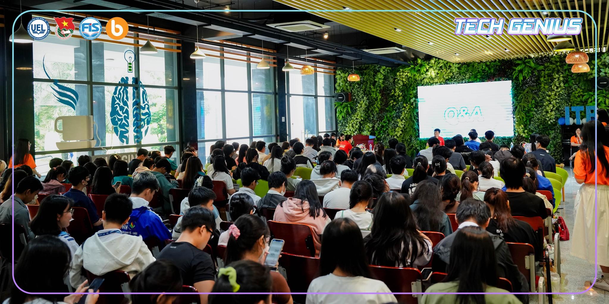 Hình ảnh hoạt động của CLB ITB CLUB (Information Technology for Business) với URL: https://edus3.leaderbook.com/prod/upload/img/68089ec71a12c6005167dec4-490727359_1213300957473889_4635262480093260239_n.jpg