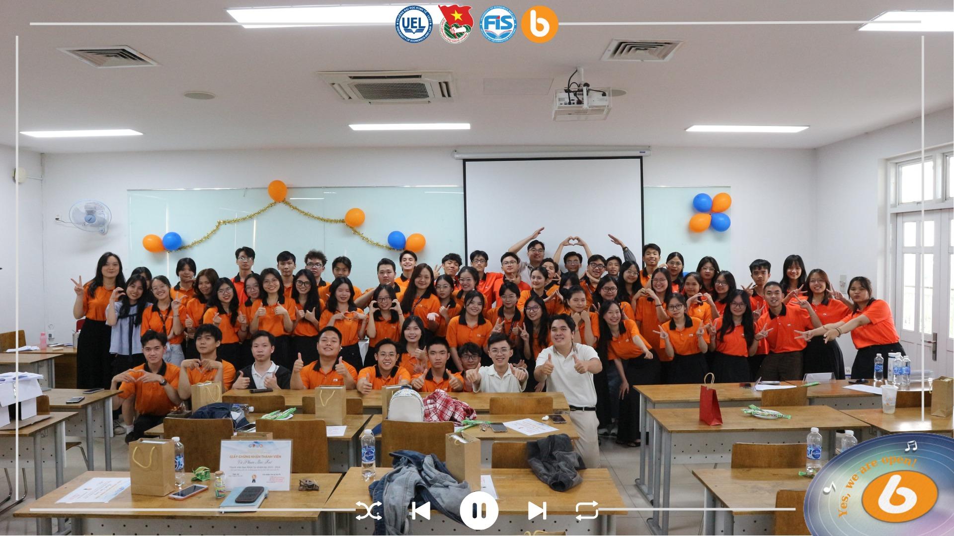Hình ảnh hoạt động của CLB ITB CLUB (Information Technology for Business) với URL: https://edus3.leaderbook.com/prod/upload/img/68089ec71a12c6005167ded1-490700356_1214389507365034_1480521424226846221_n.jpg