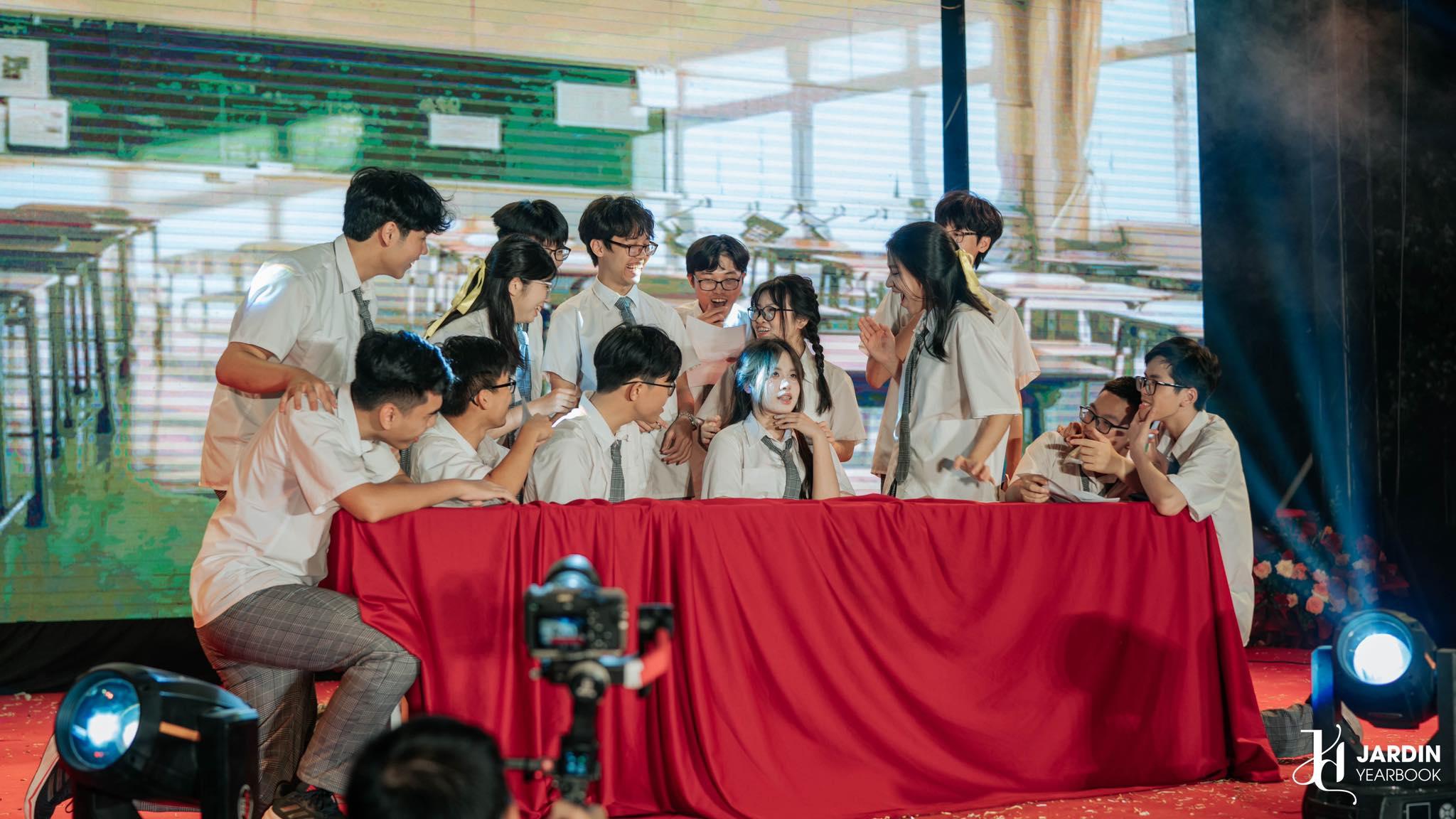 Hình ảnh hoạt động của CLB CNH Spotlight với URL: https://edus3.leaderbook.com/prod/upload/img/68e5ea705a25800052f58814-0e0b8dcf-aad2-4196-8e3b-08528211de36.jpg