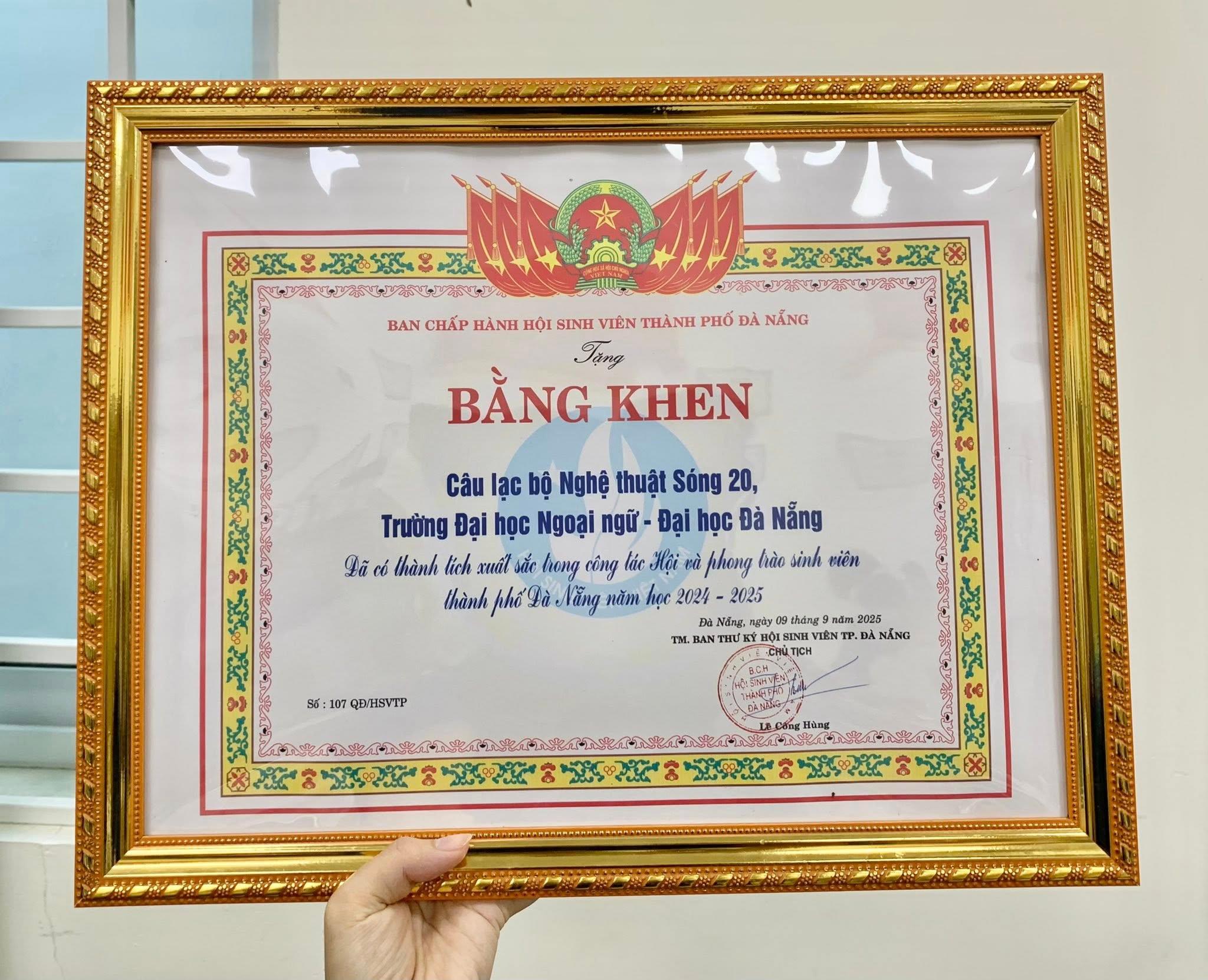 Hình ảnh hoạt động của CLB CLB Nghệ thuật Sóng 20 với URL: https://edus3.leaderbook.com/prod/upload/img/690b600f03d2d20053b73e71-547279967_122341361276007080_8337474227281845077_n.jpg